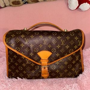 Authentic Louis Vuitton “ The Beverly GM “ bag/ top handle brief case 💫